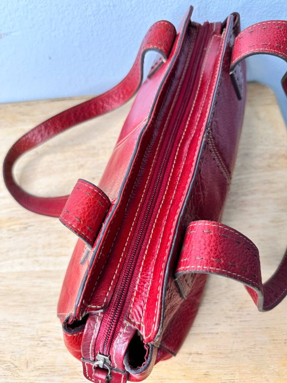Fossil Sedona Saddle Bag Red Leather Shoulder Purse Vintage Y2K - Picture 5 of 8